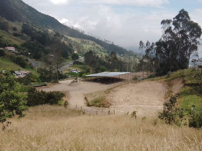 Lote en venta en La Clara, Guarne, 130 m² · foto 3 de 4