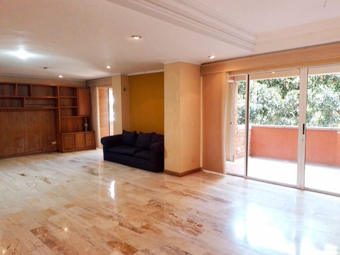 Apartamento de 3 alcobas en arriendo en El Diamante No.2, Medellín, 340 m² · foto 12 de 20