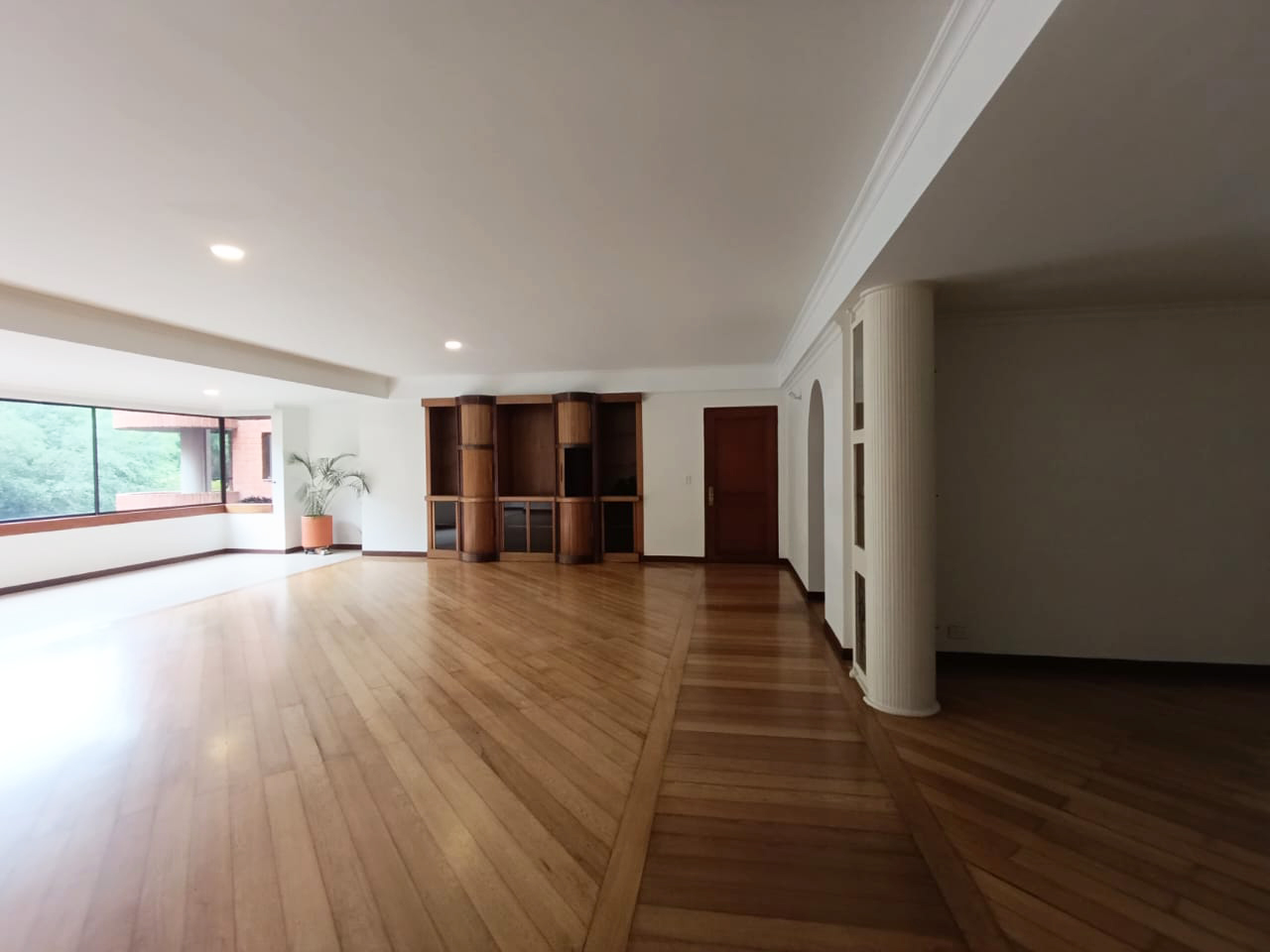Apartamento en arriendo en Los Balsos No.2, Medellín · foto 2 de 20