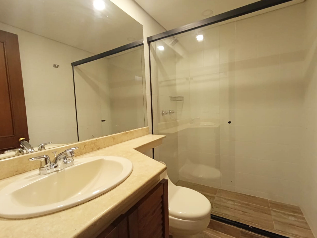 Apartamento en arriendo en Los Balsos No.2, Medellín · foto 19 de 20