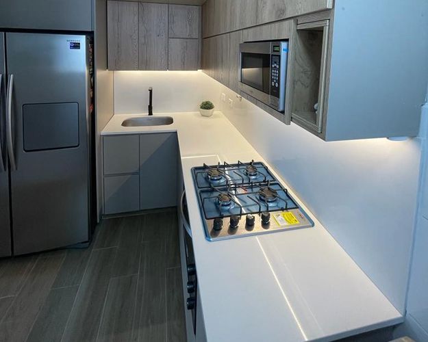 Apartamento de 3 alcobas en arriendo en Los Balsos, Medellín, 95 m² · foto 3 de 13