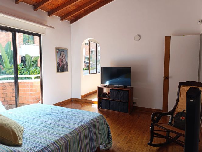 Casa de 2 alcobas en venta en El Tesoro, Medellín, 249 m² · foto 10 de 20