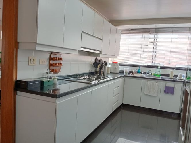Apartamento de 3 alcobas en venta en Chicó Navarra, Bogotá, 186 m² · foto 9 de 17