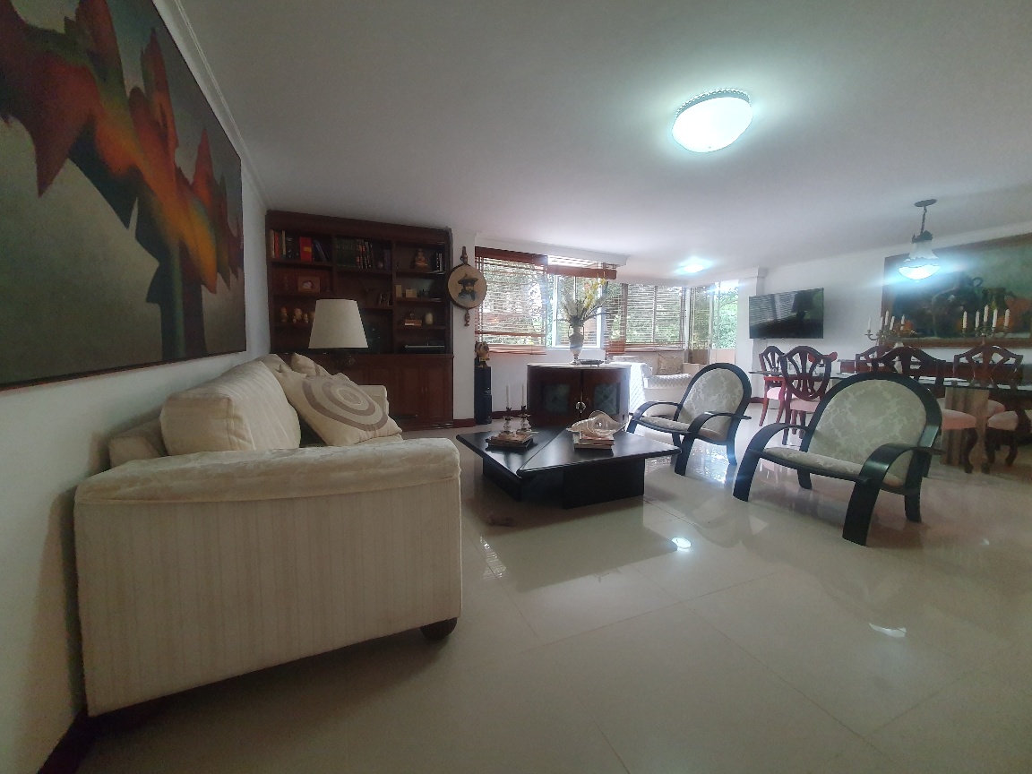Apartamento en venta en El Poblado, Medellín · foto 3 de 17