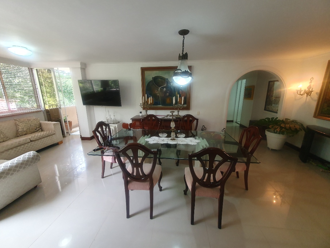 Apartamento en venta en El Poblado, Medellín · foto 4 de 17