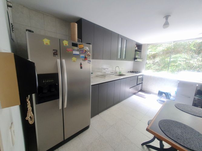 Apartamento de 3 alcobas en venta en El Poblado, Medellín, 142 m² · foto 8 de 18