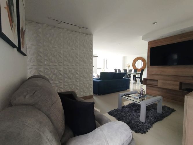 Apartamento de 3 alcobas en arriendo en Transversal Inferior, Medellín, 105 m² · foto 7 de 17
