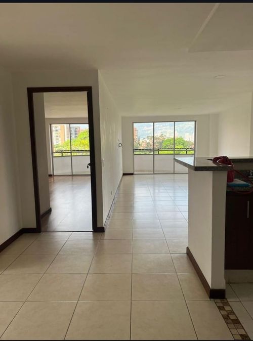 Apartamento de 3 alcobas en venta en Santa Catalina, Envigado, 121 m² · foto 2 de 8