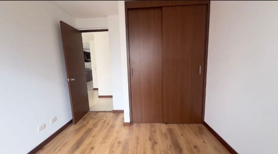 Apartamento de 3 alcobas en venta en Santa Catalina, Envigado, 121 m² · foto 5 de 8