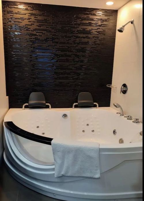 Apartamento de 2 alcobas en arriendo en El Poblado, Medellín, 90 m² · foto 2 de 5