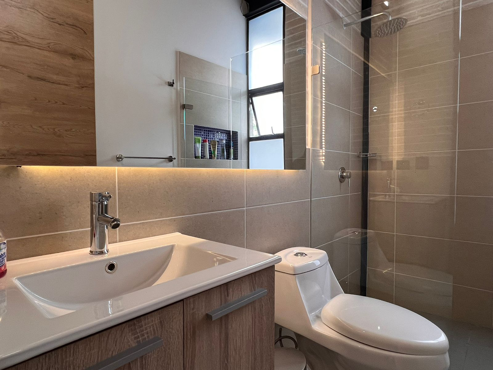 Casa en arriendo en La Alhambra, El Carmen de Viboral · foto 14 de 19