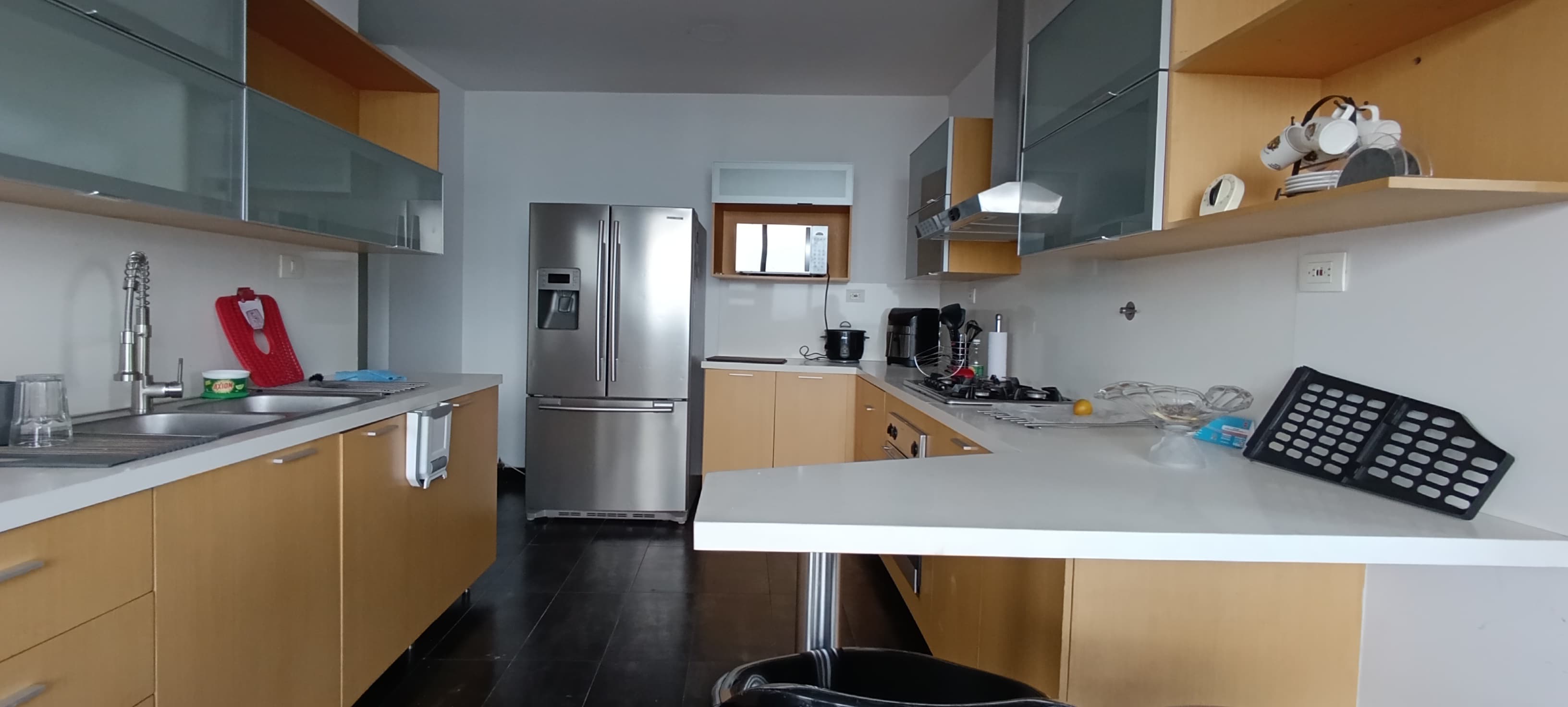 Apartamento en arriendo en El Poblado, Medellín · foto 2 de 13