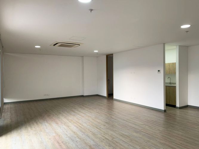 Oficina en venta en La Aguacatala, Medellín, 65 m² · foto 2 de 10