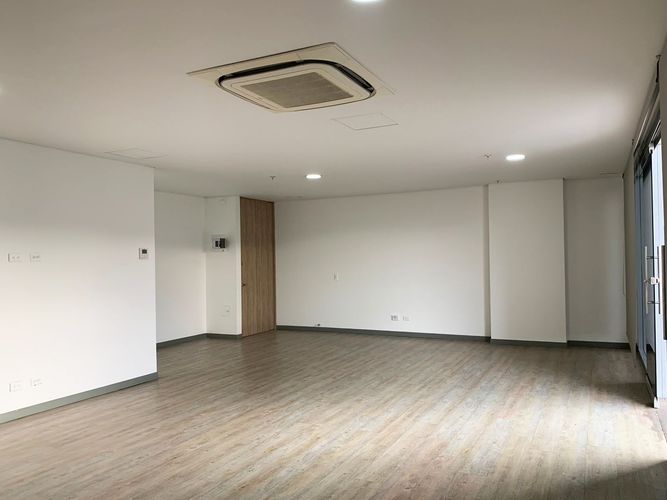 Oficina en venta en La Aguacatala, Medellín, 65 m² · foto 3 de 10