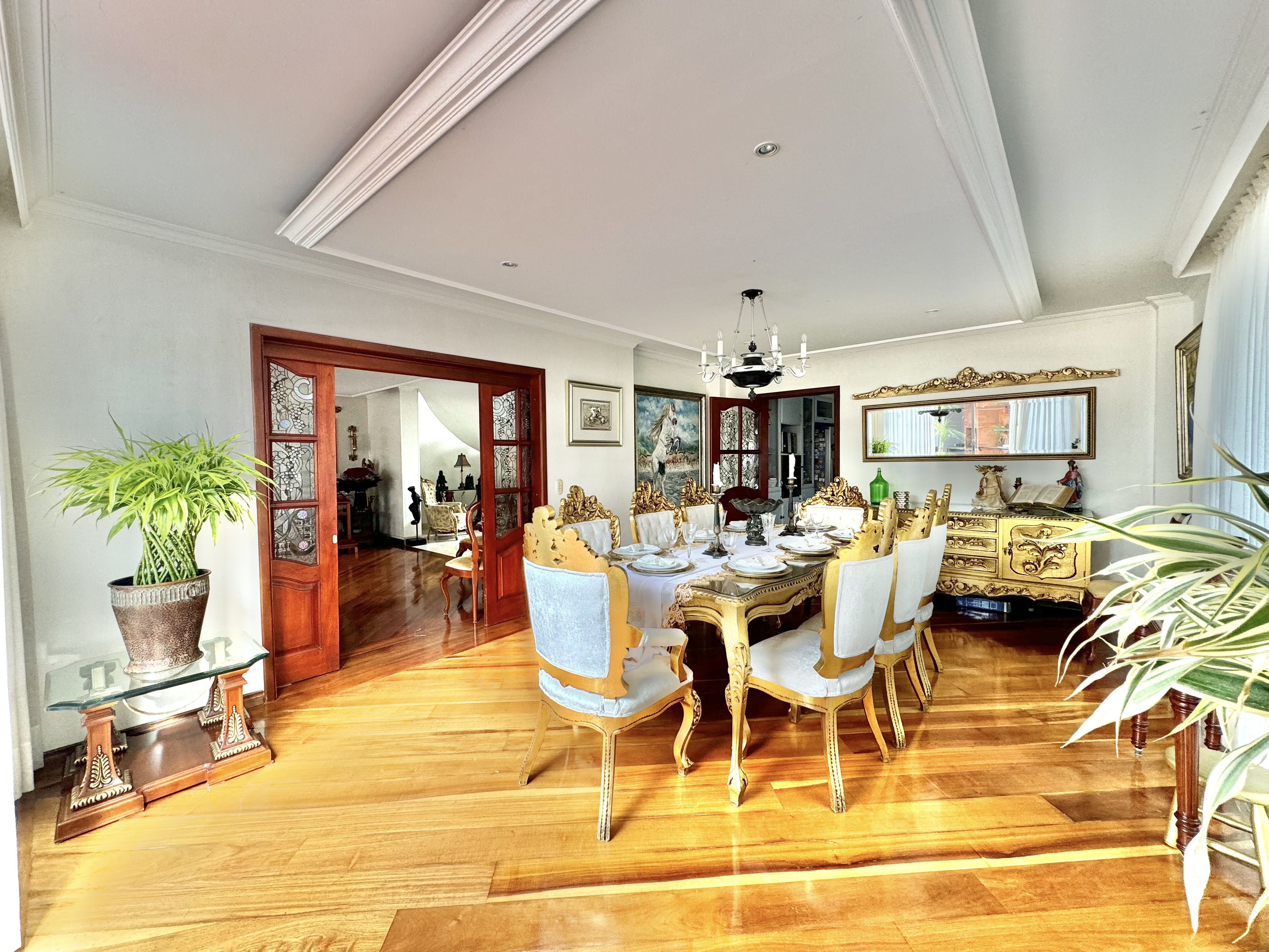Casa en venta en San Jose De Bavaria, Bogotá · foto 8 de 24