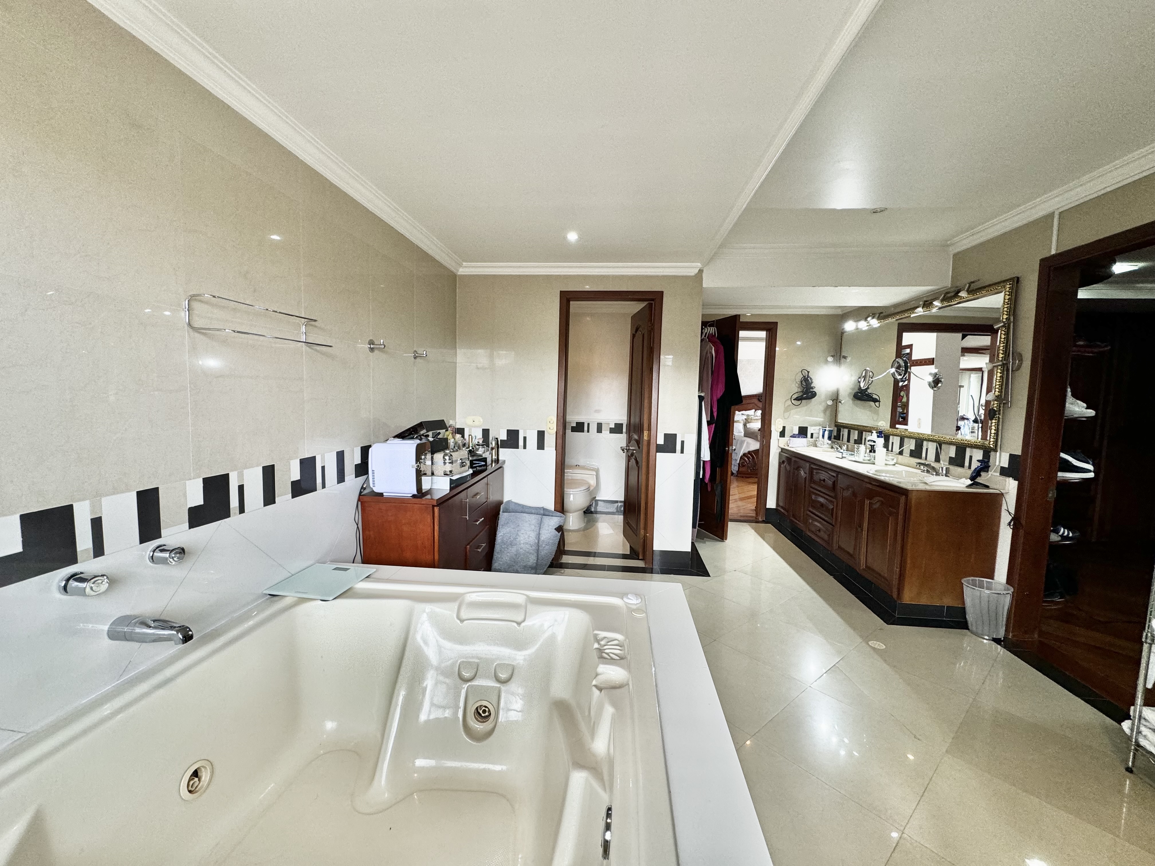 Casa en venta en San Jose De Bavaria, Bogotá · foto 19 de 24
