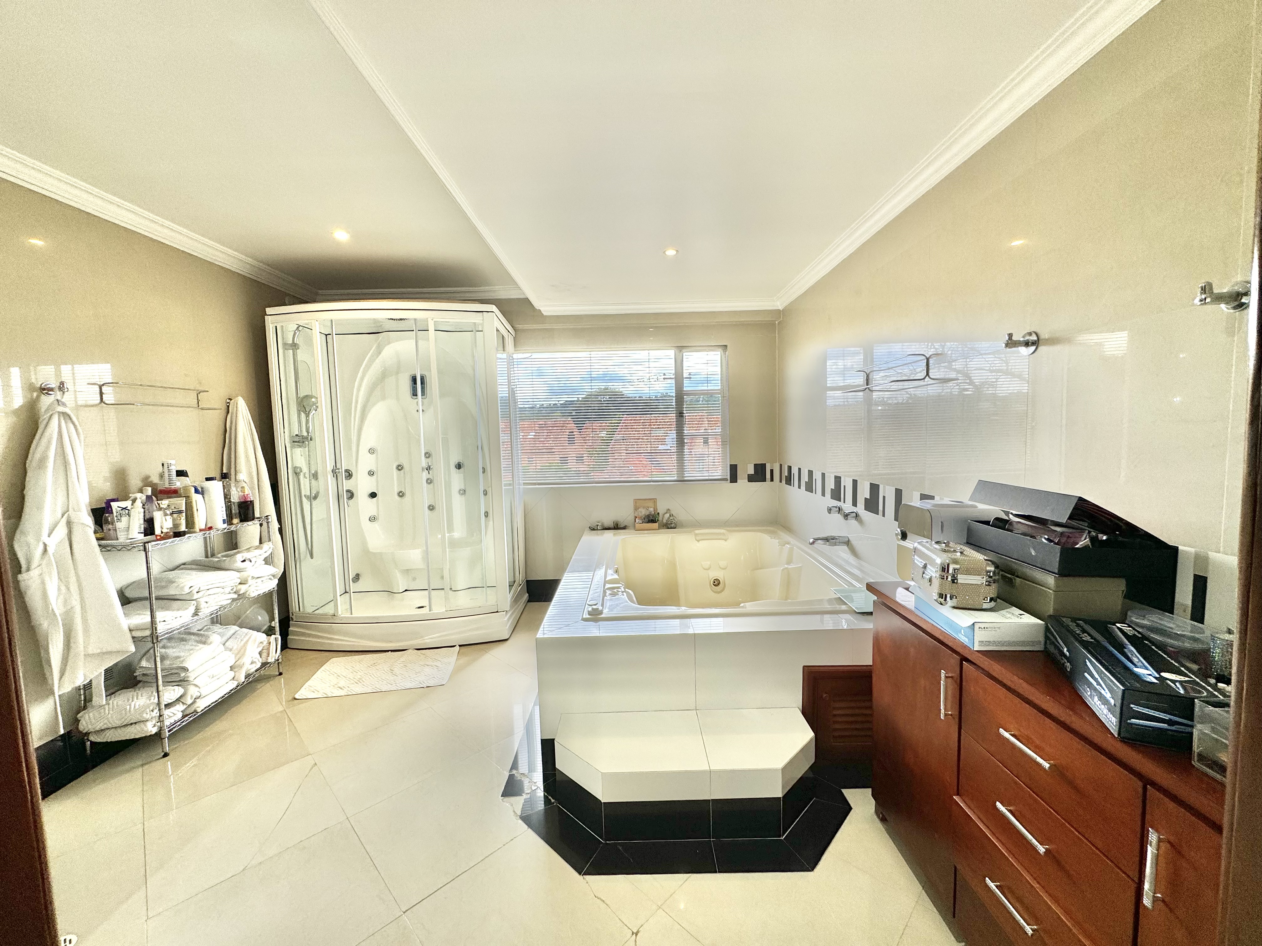 Casa en venta en San Jose De Bavaria, Bogotá · foto 23 de 24