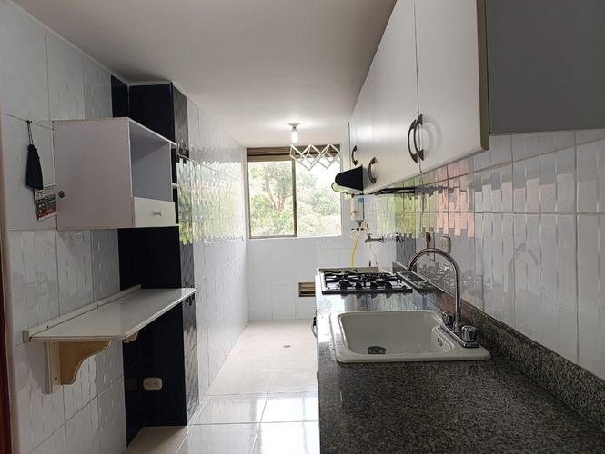 Apartamento de 3 alcobas en arriendo en Loma De Los Gonzalez, Medellín, 90 m² · foto 6 de 16