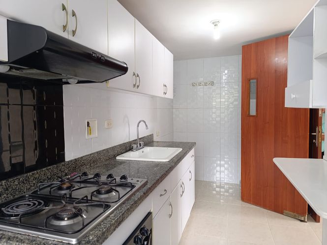 Apartamento de 3 alcobas en arriendo en Loma De Los Gonzalez, Medellín, 90 m² · foto 7 de 16
