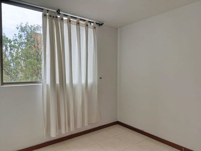 Apartamento de 3 alcobas en arriendo en Loma De Los Gonzalez, Medellín, 90 m² · foto 13 de 16