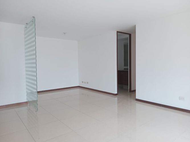 Apartamento de 2 alcobas en arriendo en Ciudad Del Río, Medellín, 80 m² · foto 2 de 14