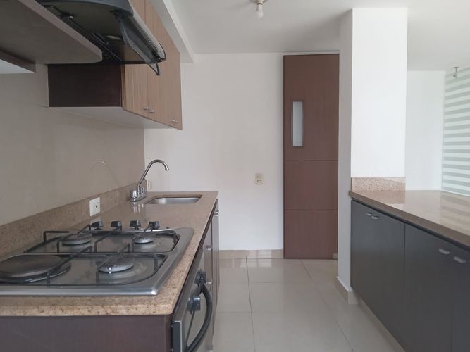 Apartamento de 2 alcobas en arriendo en Ciudad Del Río, Medellín, 80 m² · foto 6 de 14