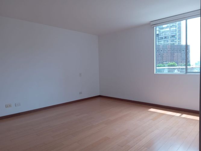 Apartamento de 2 alcobas en arriendo en Ciudad Del Río, Medellín, 80 m² · foto 9 de 14
