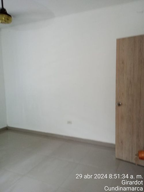 Casa de 3 alcobas en venta en Portachuelo, Girardot, 63 m² · foto 2 de 15
