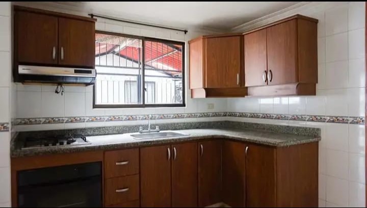 Casa en venta en Bosques De Santa Elena, Pereira · foto 6 de 9