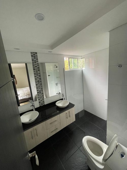 Apartamento de 3 alcobas en venta en Lalinde, Medellín, 138 m² · foto 7 de 12
