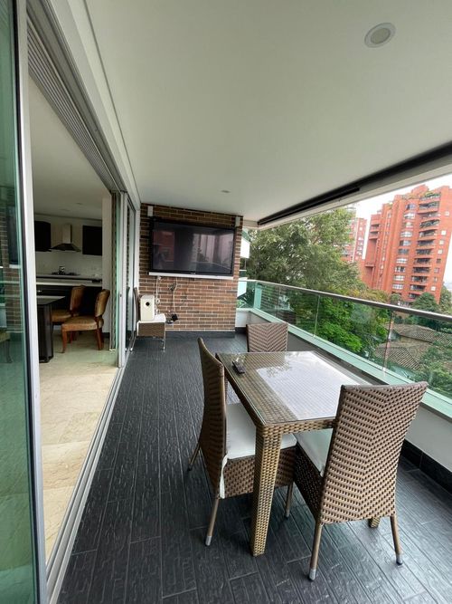 Apartamento de 3 alcobas en arriendo en Lalinde, Medellín, 138 m² · foto 6 de 11