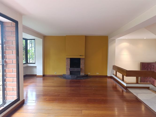 Casa en venta en El Tesoro, Medellín, 220 m² · foto 3 de 20