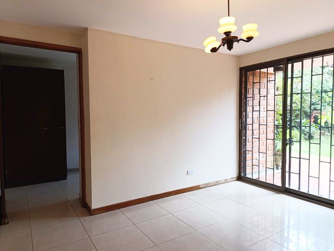 Casa en venta en El Tesoro, Medellín, 220 m² · foto 4 de 20