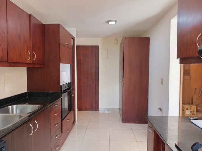Casa en venta en El Tesoro, Medellín, 220 m² · foto 7 de 20