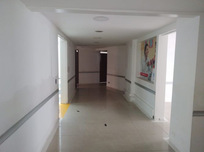 Consultorio en arriendo en Laureles, Medellín, 1300 m² · foto 4 de 20