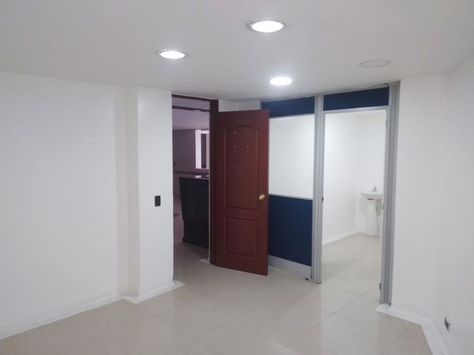Consultorio en arriendo en Laureles, Medellín, 1300 m² · foto 6 de 20
