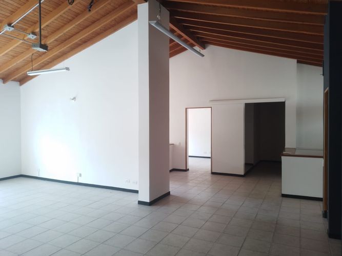 Local en arriendo en Laureles, Medellín, 300 m² · foto 2 de 20