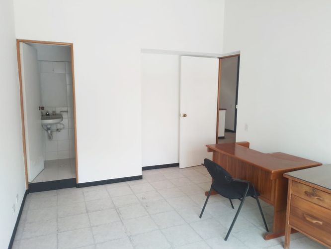 Local en arriendo en Laureles, Medellín, 300 m² · foto 9 de 20