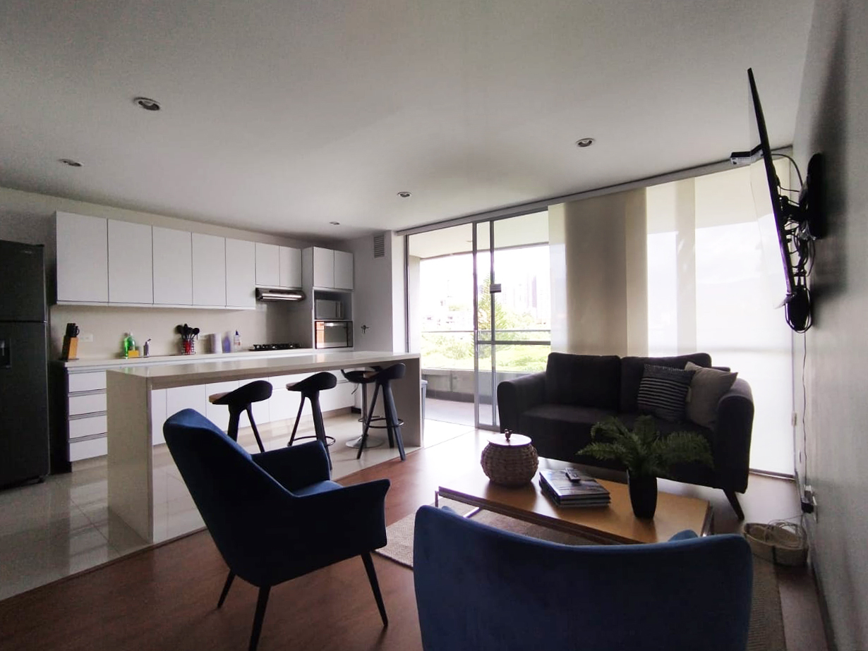 Apartamento en arriendo en Las Lomas No.1, Medellín · foto 2 de 15