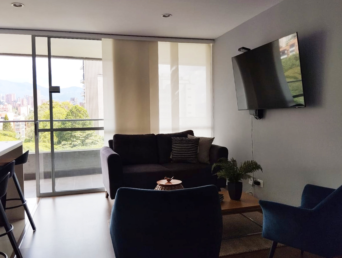 Apartamento en arriendo en Las Lomas No.1, Medellín · foto 3 de 15
