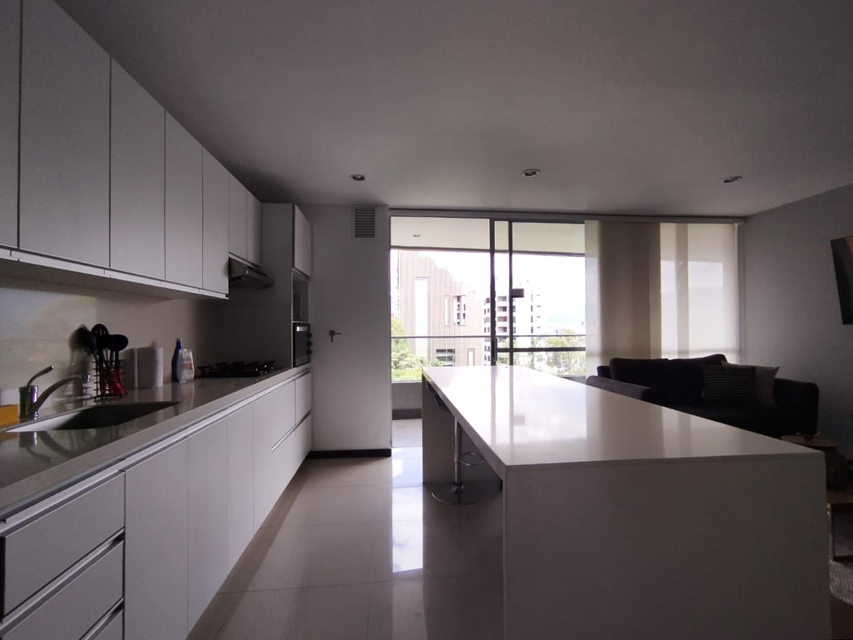 Apartamento en arriendo en Las Lomas No.1, Medellín · foto 5 de 15