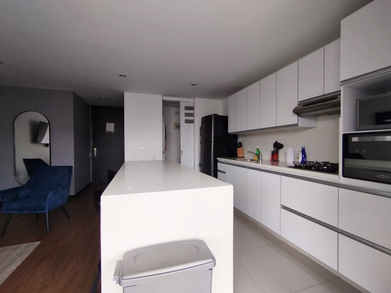 Apartamento en arriendo en Las Lomas No.1, Medellín · foto 6 de 15