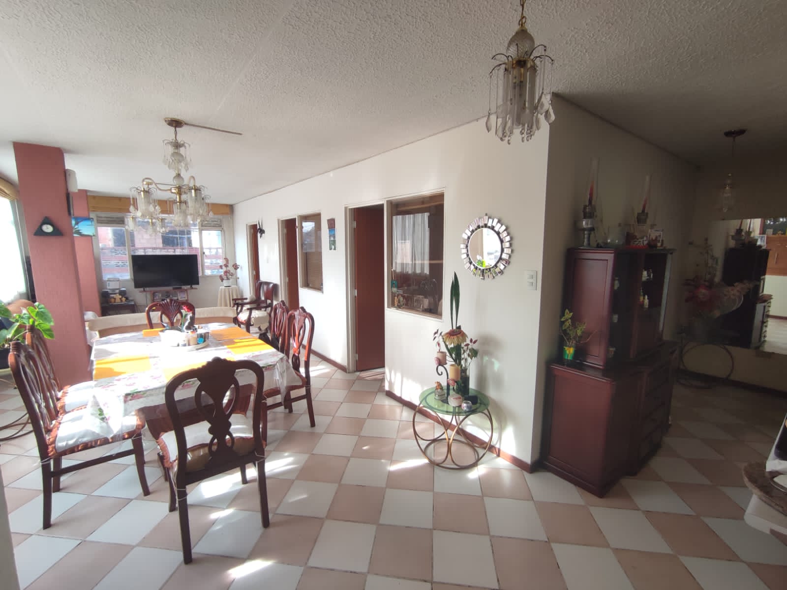 Casa en venta en Lago Timiza, Bogotá · foto 2 de 12