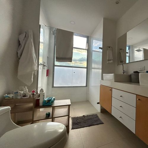 Apartamento de 3 alcobas en venta en Los Balsos No.2, Medellín, 199 m² · foto 6 de 6