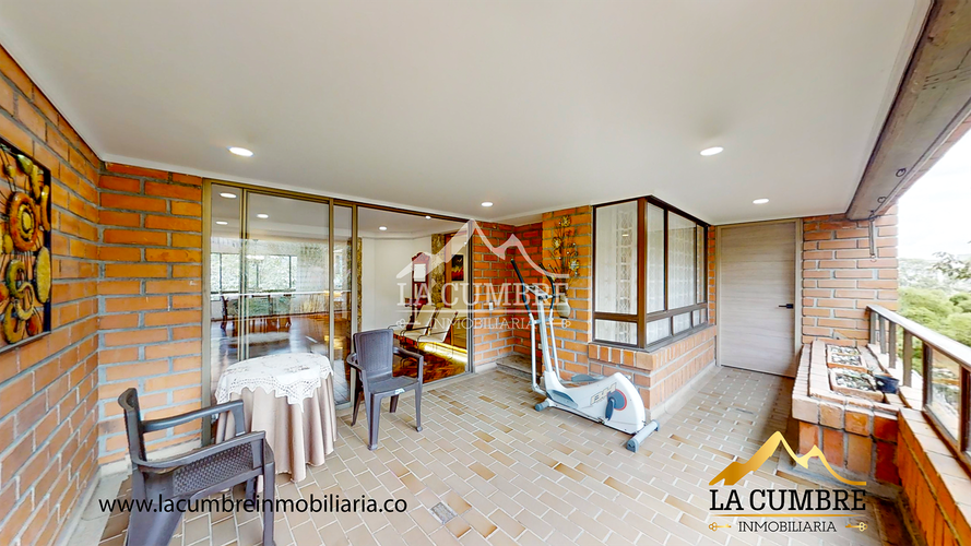 Apartamento de 3 alcobas en arriendo en El Tesoro, Medellín, 240 m² · foto 6 de 17