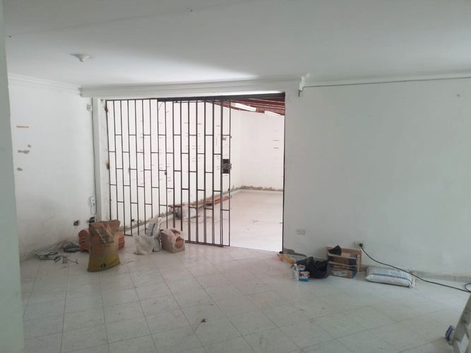 Local en arriendo en La Aguacatala, Medellín, 162 m² · foto 4 de 16