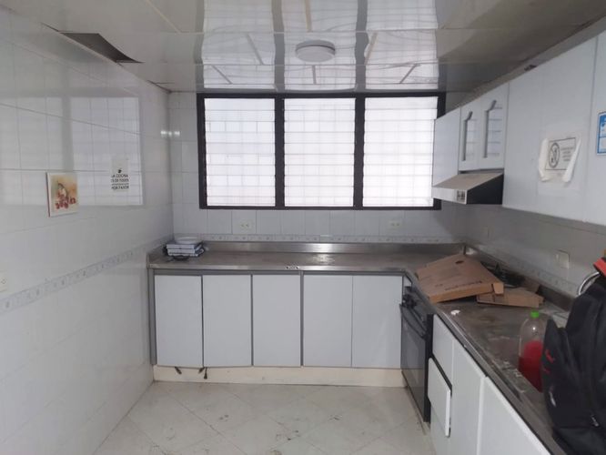 Local en arriendo en La Aguacatala, Medellín, 162 m² · foto 10 de 16