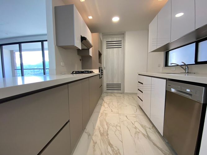 Apartamento de 3 alcobas en arriendo en Castropol, Medellín, 115 m² · foto 2 de 15