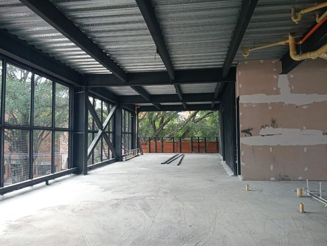 Local en arriendo en Laureles, Medellín, 135 m² · foto 2 de 8