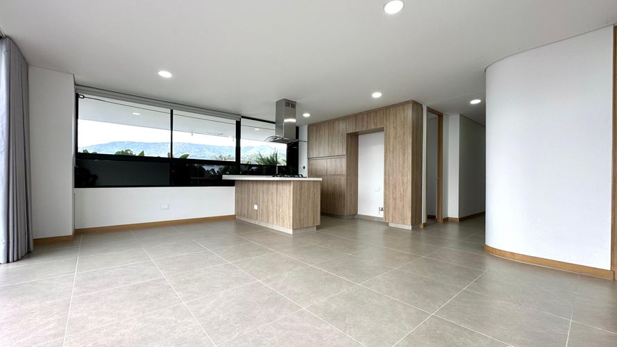 Apartamento de 3 alcobas en arriendo en Altos Del Poblado, Medellín, 130 m² · foto 2 de 19
